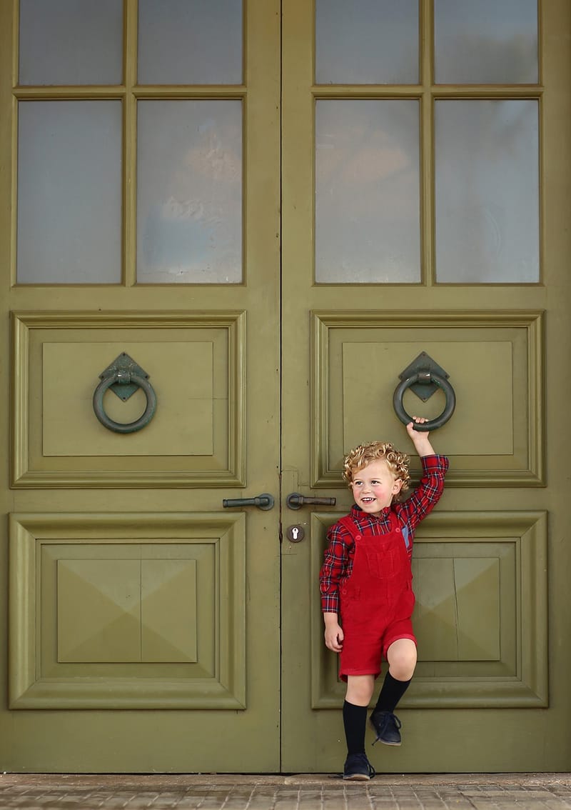 גיל 3 כמה מרגש! הרגע שבו הקטנצ'יק הופך לגברבר קטן, מסופר. והשיער?! לפחות יישארו לנו בתמונות למזכרת.