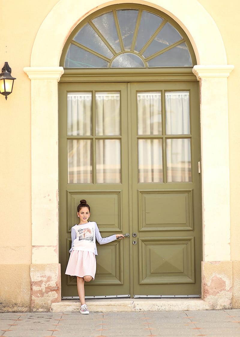 אוטוטו הילדה הופכת לנערה, וזו ההזדמנות להתפנק בסט תמונות לחגיגה, לה, או לכל המשפחה.