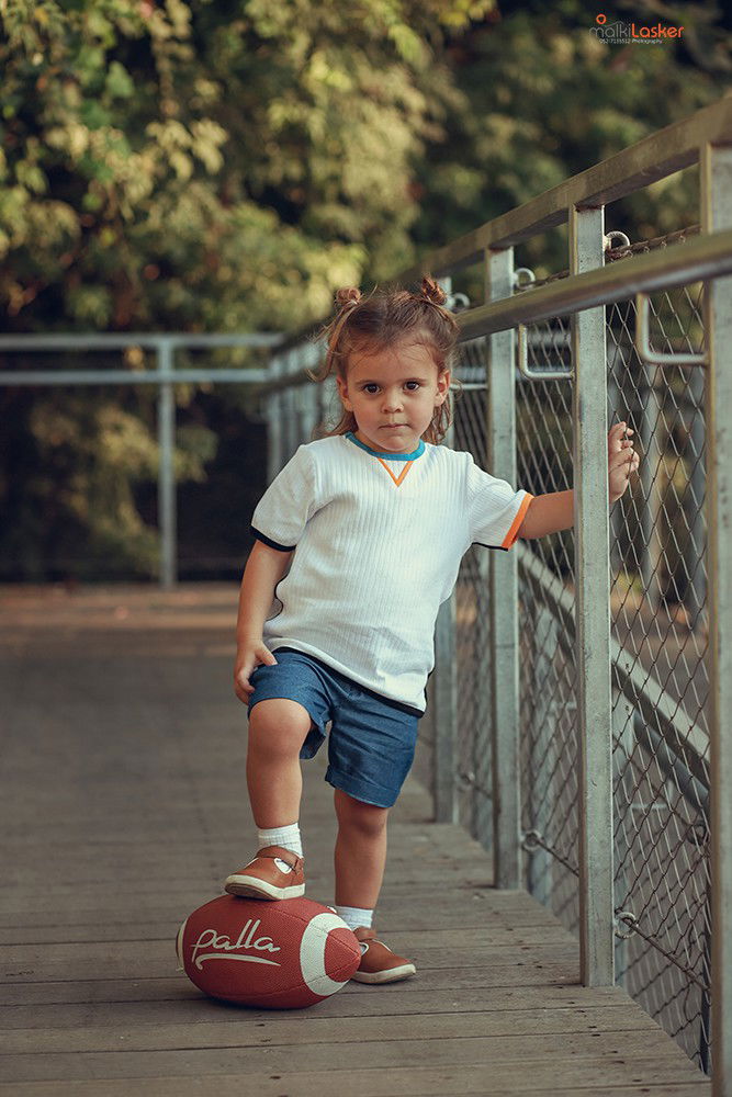 גיל 3 כמה מרגש! הרגע שבו הקטנצ'יק הופך לגברבר קטן, מסופר. והשיער?! לפחות יישארו לנו בתמונות למזכרת.