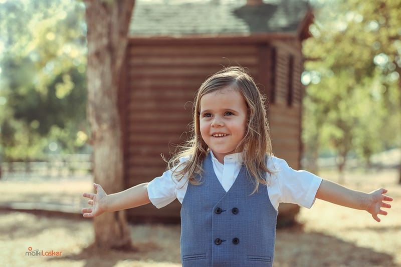 גיל 3 כמה מרגש! הרגע שבו הקטנצ'יק הופך לגברבר קטן, מסופר. והשיער?! לפחות יישארו לנו בתמונות למזכרת.