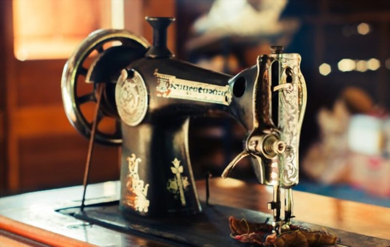 MESIN JAHIT TRADISIONAL