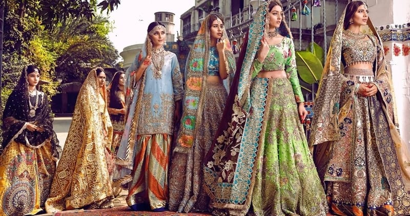 green emerald velvet dress Embroidered Elegance Dress Combines Tradition and Modern Style main image 0