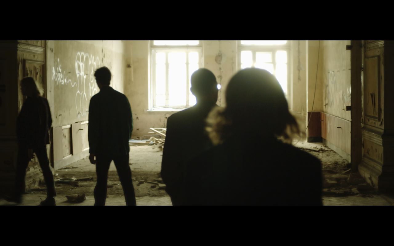 Городу снились мы (City was sleeping and dreaming of us)