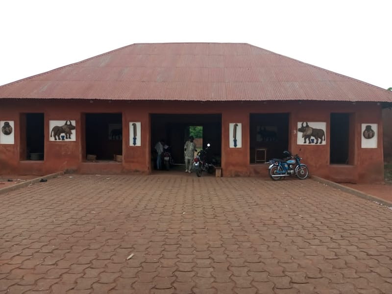 INITIATION DES JEUNES À L'ENTREPRENEURIAT CULTUREL ET CRÉATIF