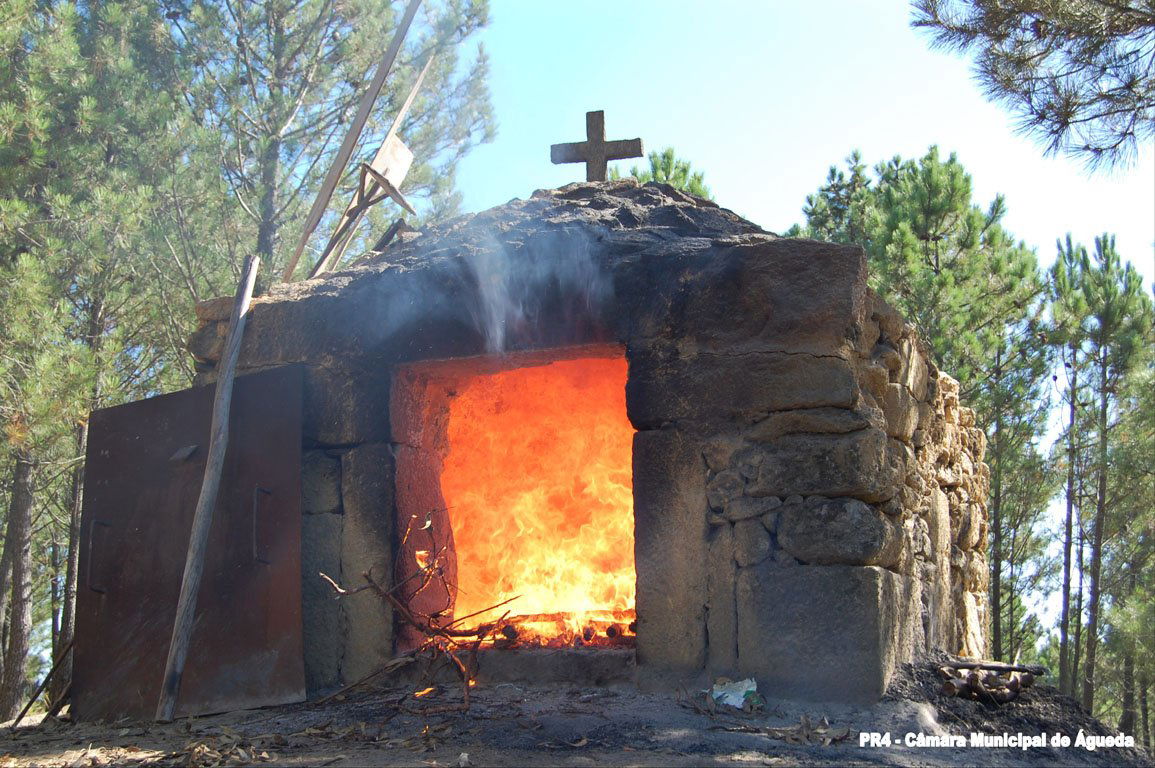 Forno Comunitário na Aldeia de Macieira de Alcôba