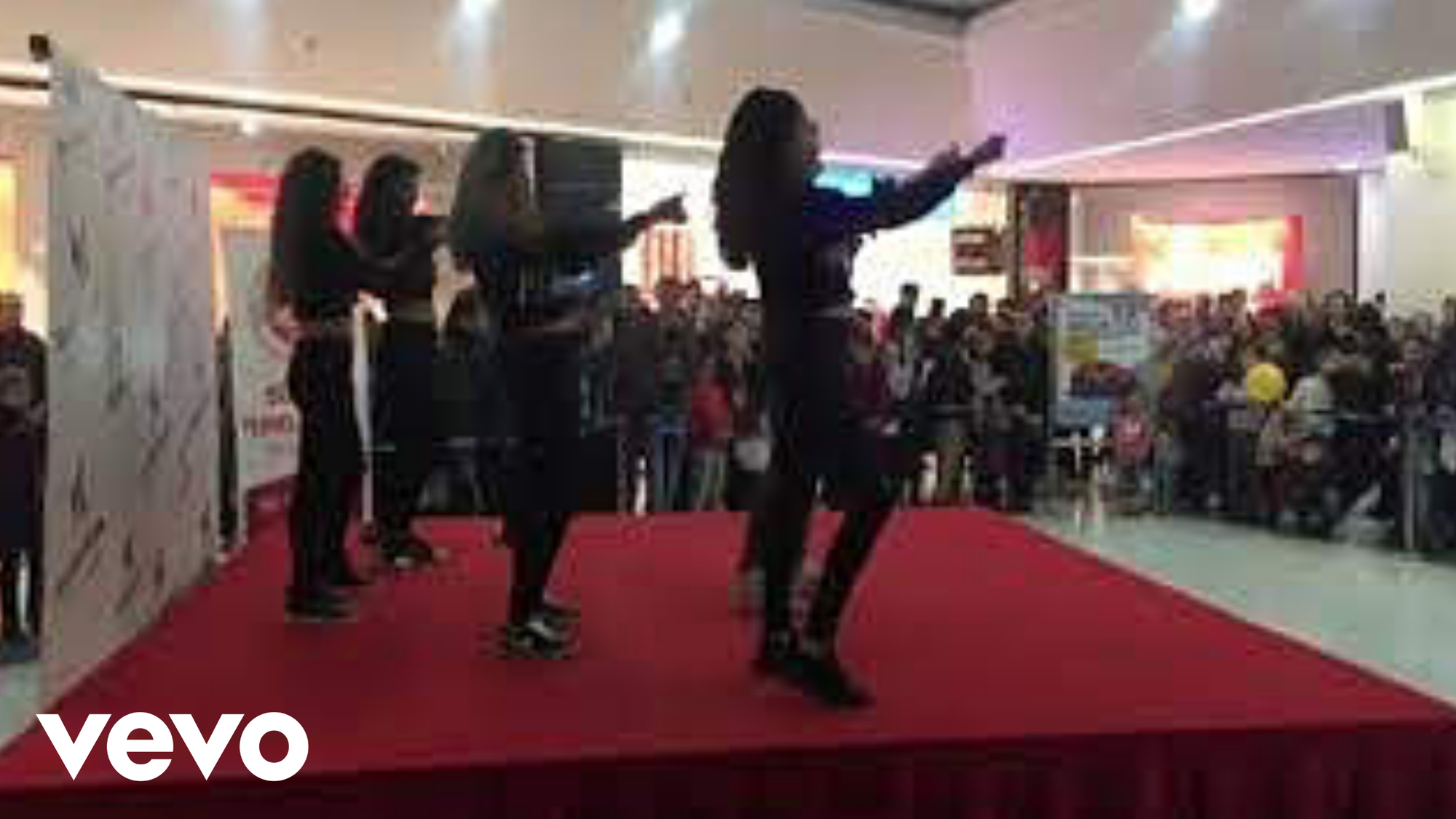 Murat Ekşioğlu Forum Ankara Outlet Mini Konseri ve İmza Günü Etlik/Ankara (Canlı)