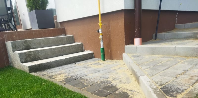 Amenajare curte + pavare