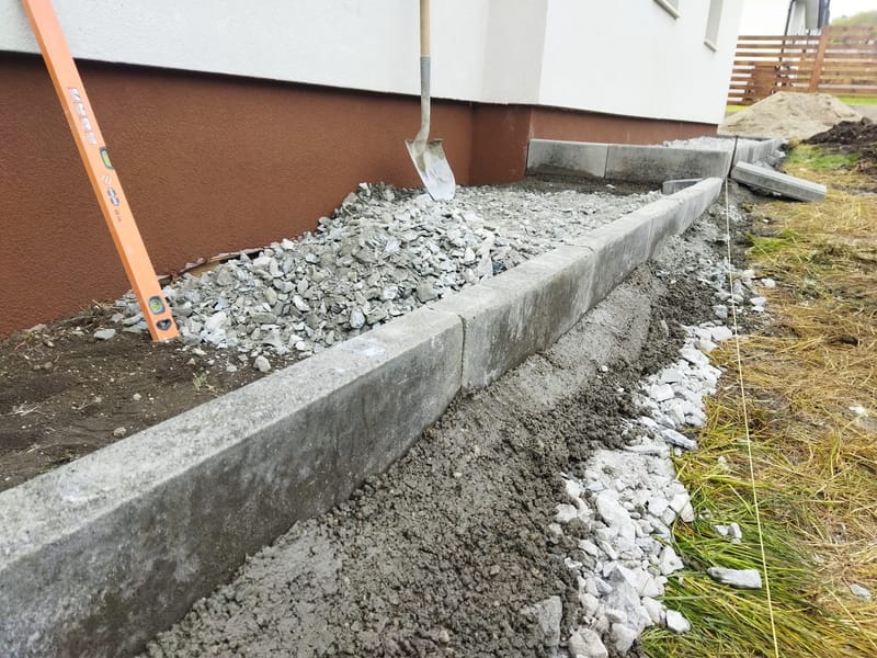 Amenajare curte + pavare