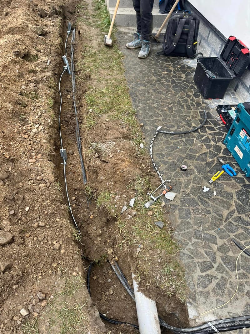 Montaj panouri fotovoltaice casa unifamiliala