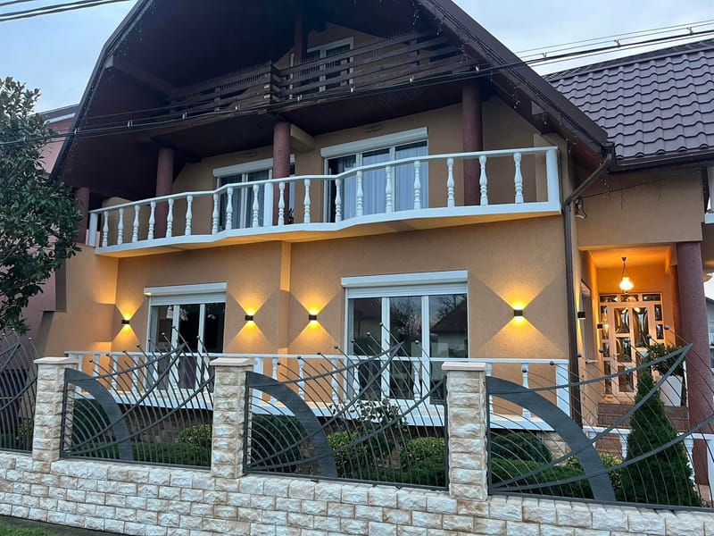 Iluminat ambiental fatada casa