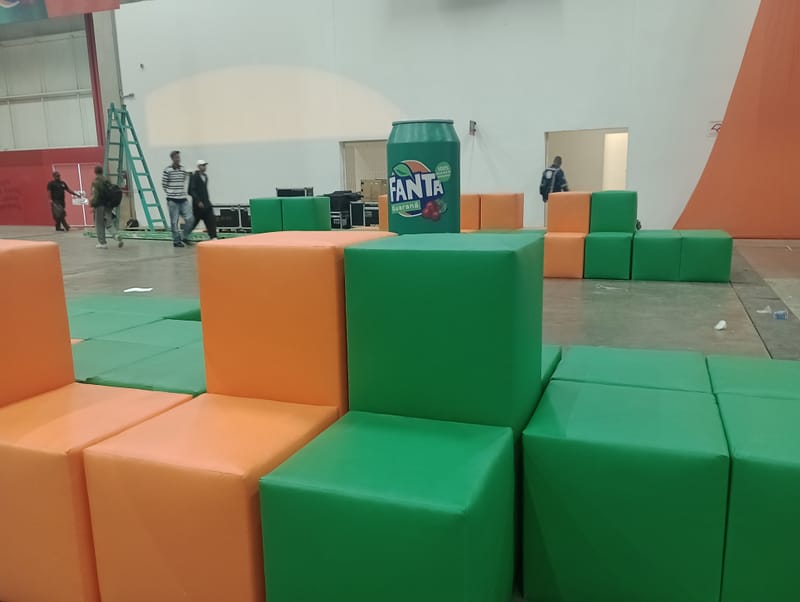 Lounge Fanta e caixa Cosplay