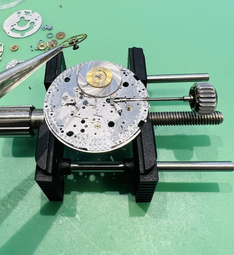 Girard Perregaux "BMW Oracle" Service