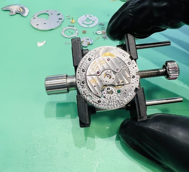 Girard Perregaux "BMW Oracle" Service