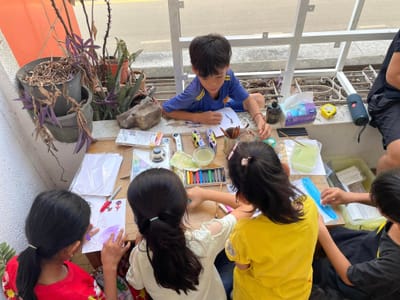 👉 Crowd Chattering