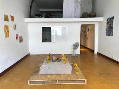 👉 Crowd Chattering