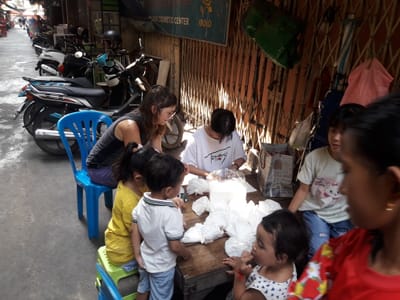 👉 Crowd Chattering