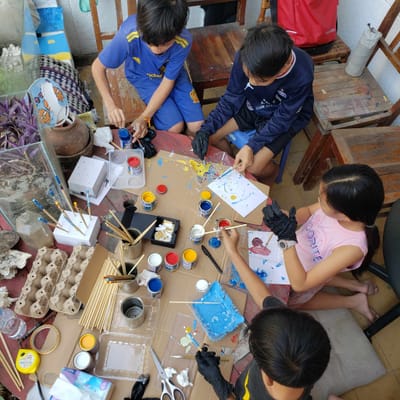 👉 Crowd Chattering