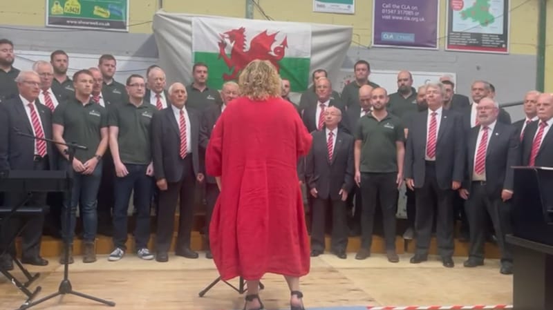 Gwanwyn yn ein Tir - Noson Lawen - Côr BuAnn (Côr Meibion Dwyfor / Côr Meibion Carnguwch)