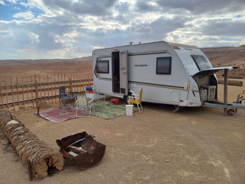 שינוע והצבת קרוואנים בדרום ובכול הארץ לפי דרישת הלקוח