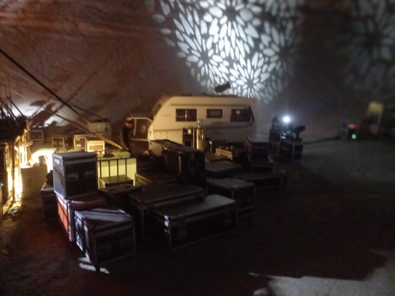 השכרת קרוואנים לחדר מנוחה לאומנים לחתונות לחתן וכלה ולהפקות סרטים