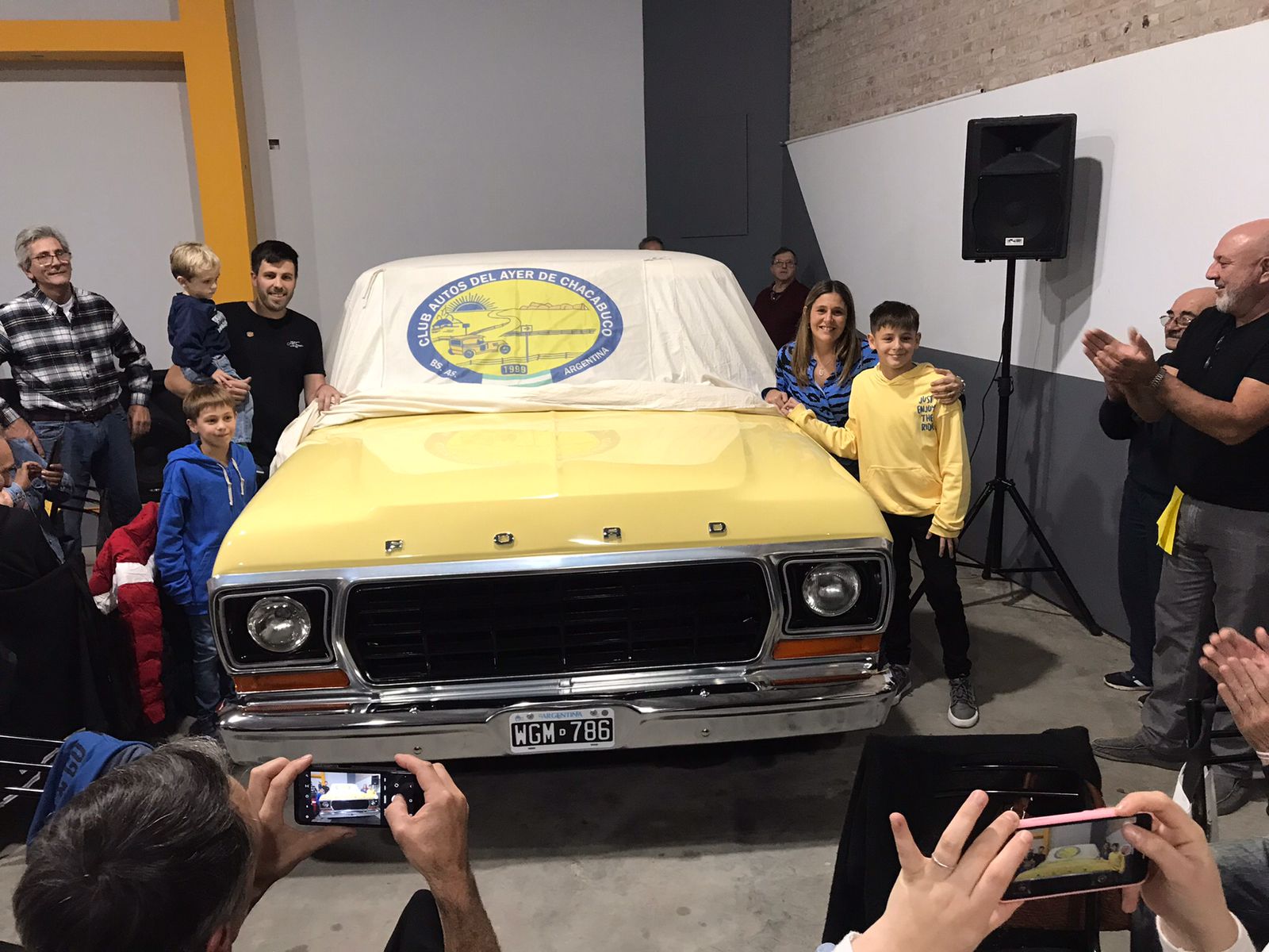 Presentación de una Ford F-100