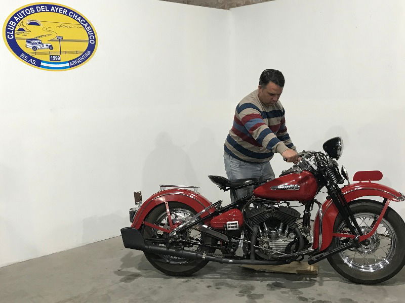 Presentación DE LA MOTOCICLETAMARCA HARLEY DAVIDSON MODELO 1948 750 C.C. Propietario: MARIANO TINTORELLI