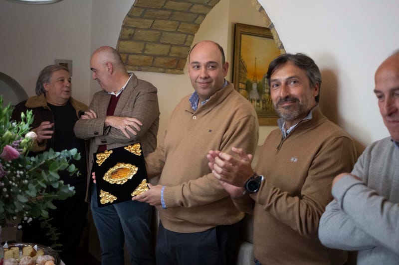 Galería. Entrega de las Pastas al Pregonero de la Semana Santa de Arahal 2024