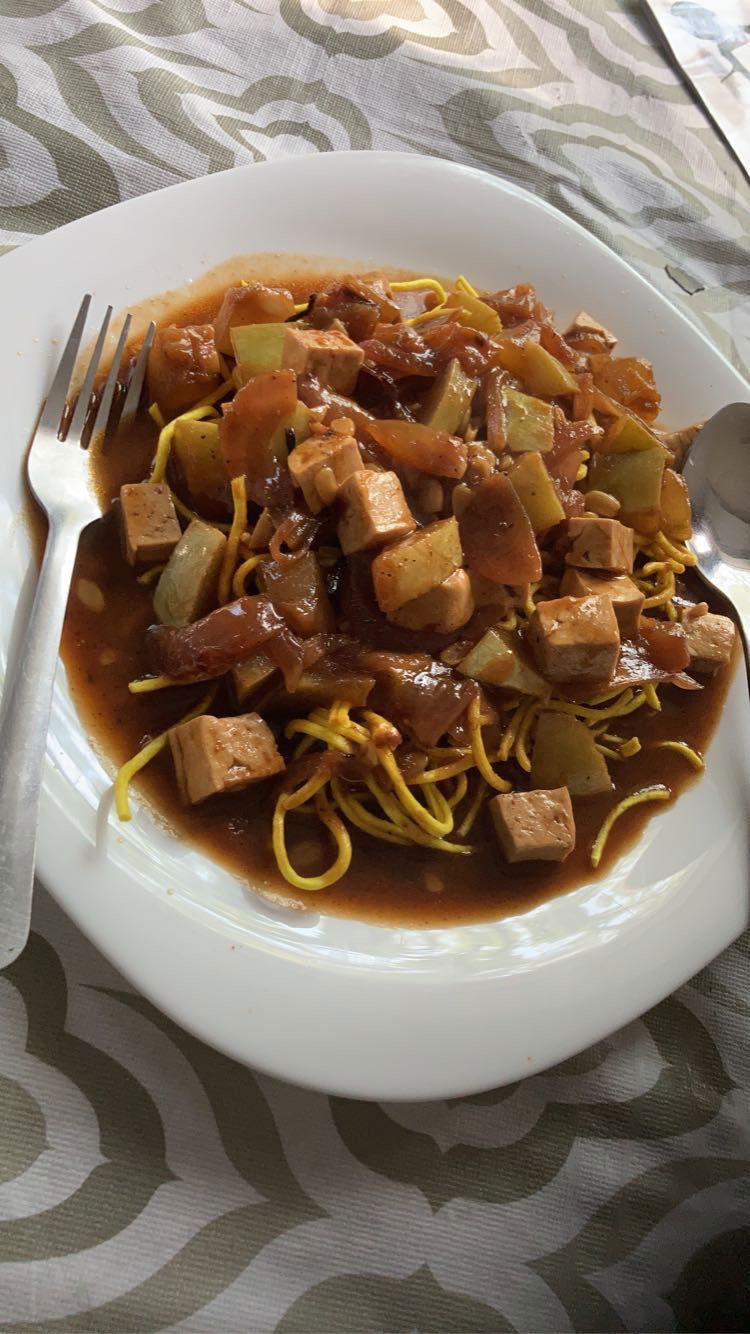 Korean gravy and fried noodles