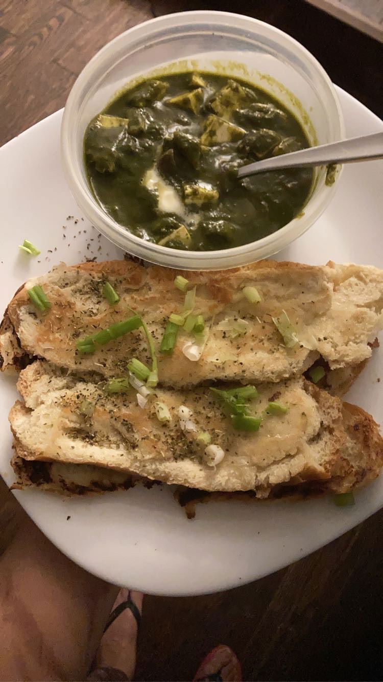 Palak Paneer with fried buns