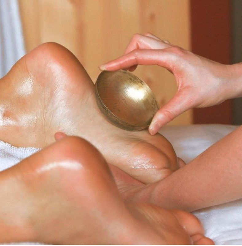 REFLEXOLOGIE PLANTAIRE AVEC LE BOL KANSU                                                                                                                                                          + PAGATCHAMPI     /                                                        45 Euros durée 45 minutes