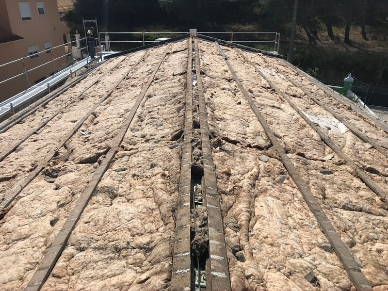 Substituição de cobertura de galpão em Alcabideche 
