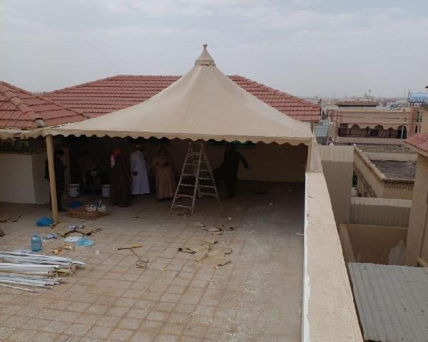 مظلات هرمية في المدينة المنورة وينبع 