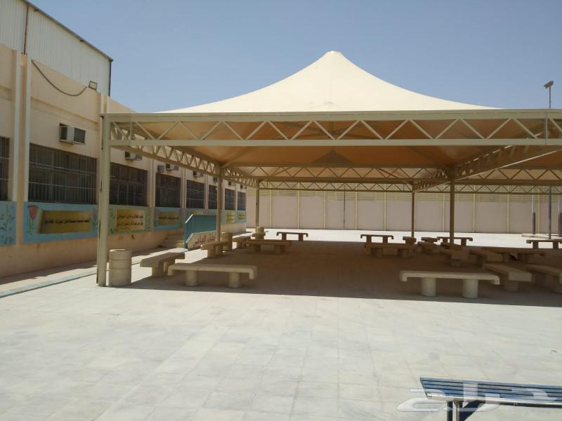 مظلات هرمية في المدينة المنورة وينبع 