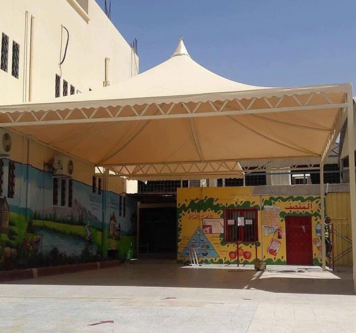 مظلات هرمية في المدينة المنورة وينبع 