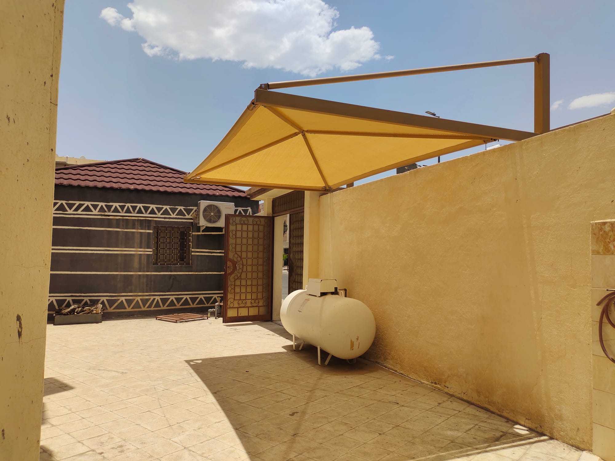 مظلات خزانات المياه في المدينة المنورة 