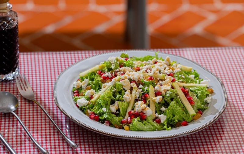 Goat Cheese Salad -سلطة جبنة الماعز