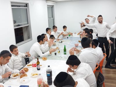 כתבה ביהדות בשרון על המשך פעילות איגוד בני הישיבות רעננה