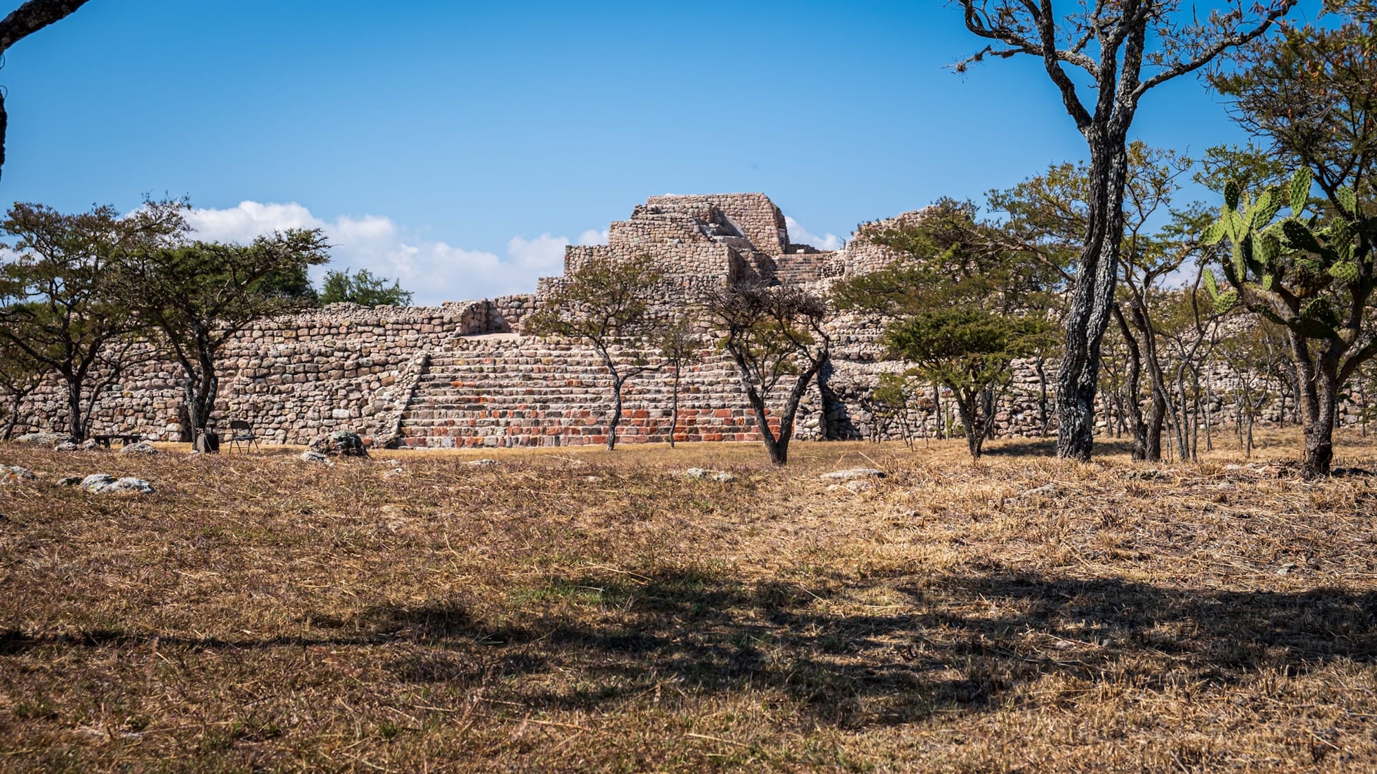 Pyramide à degrés méso-américaine 