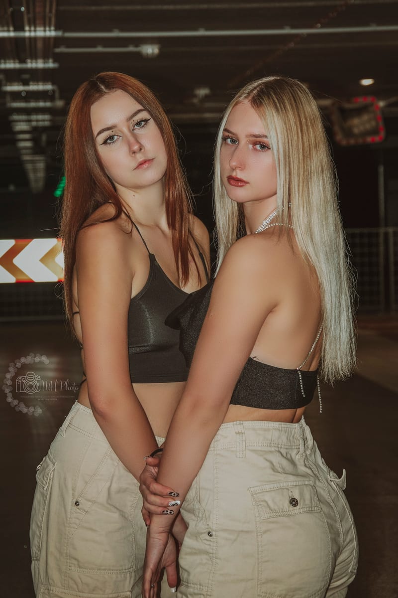 OLIWIA I WERONIKA