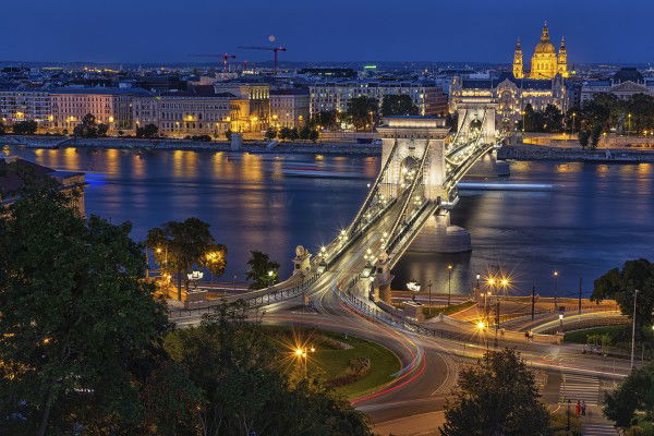 MPC Silver: Gelencsér Zoltán - Chain Bridge in Blue Hour