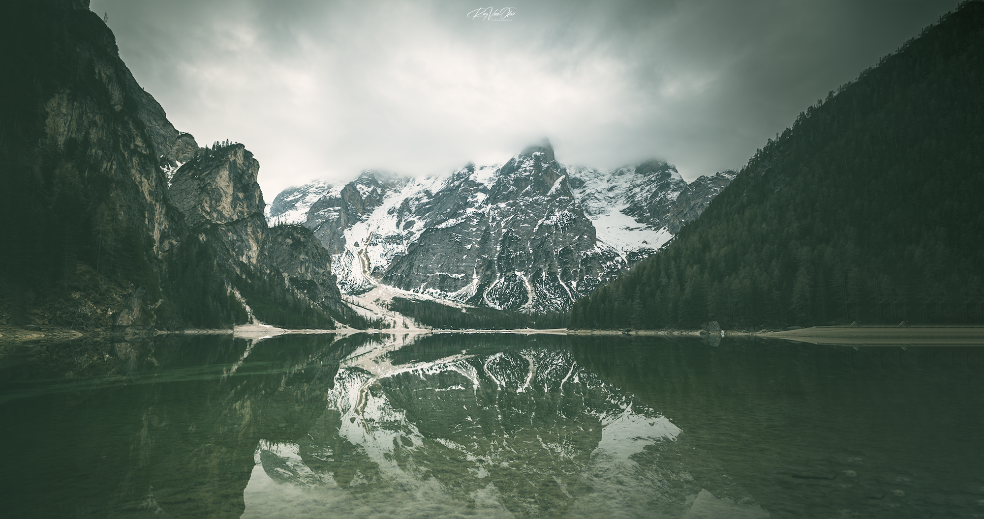 The Braies Lake, the unique vision between seasons.