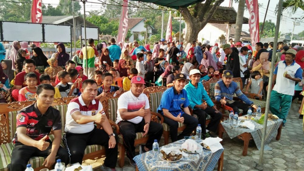 Desa Seloretno Kecamatan Sidomulyo Bersama Karang Taruna Menggelar Jalan Sehat