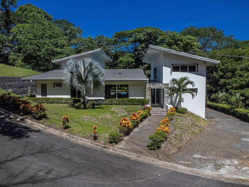 The Perfect Home for Your Large Family or Group