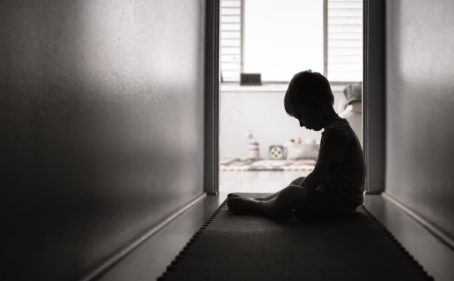 How Childhood Trauma Affects Adulthood