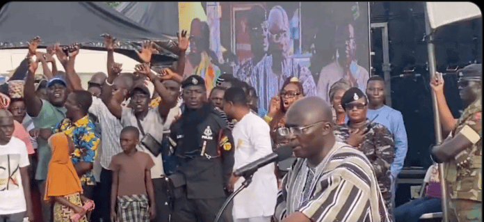 Dr. Mahamudu Bawumia(VEEP) was BOOED at the Hogbetsotso festival.