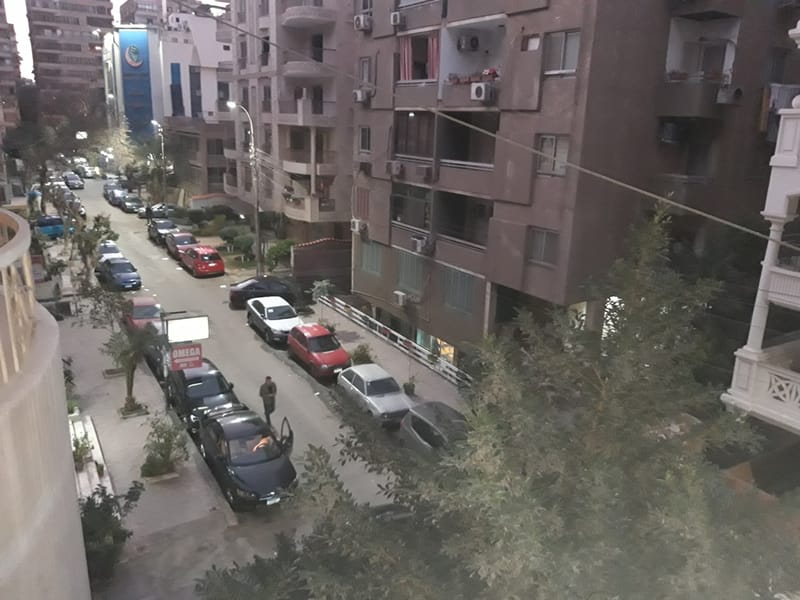 شقه للبيع بارض الجولف