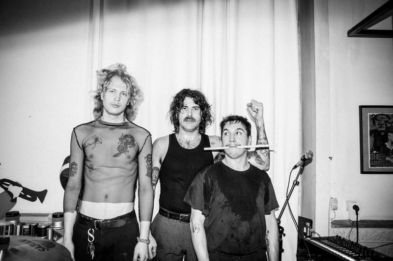 Warm Exit (BE) + Emptyz ( USA-FR)