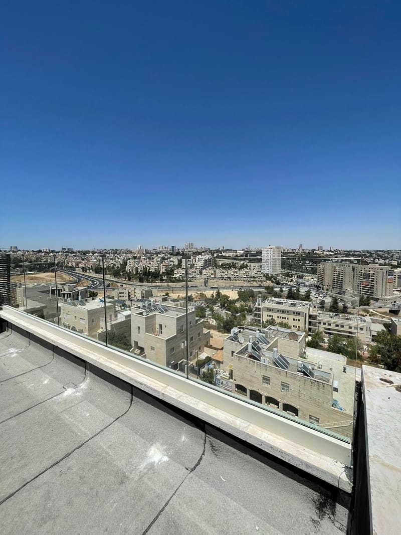 המעקות שלנו 