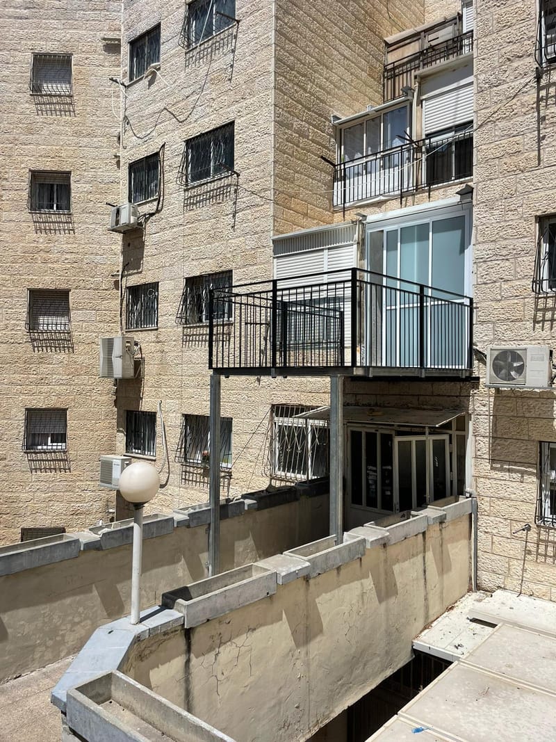 מרפסות מברזל 