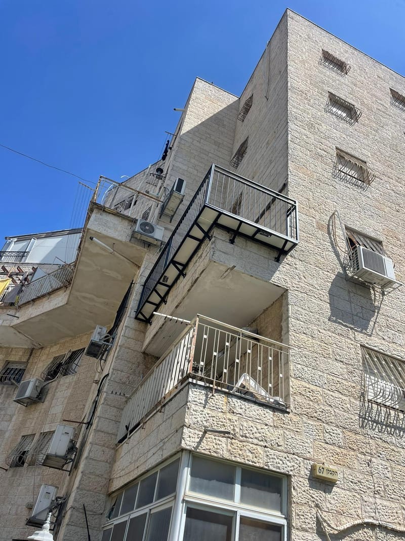 מרפסות מברזל 